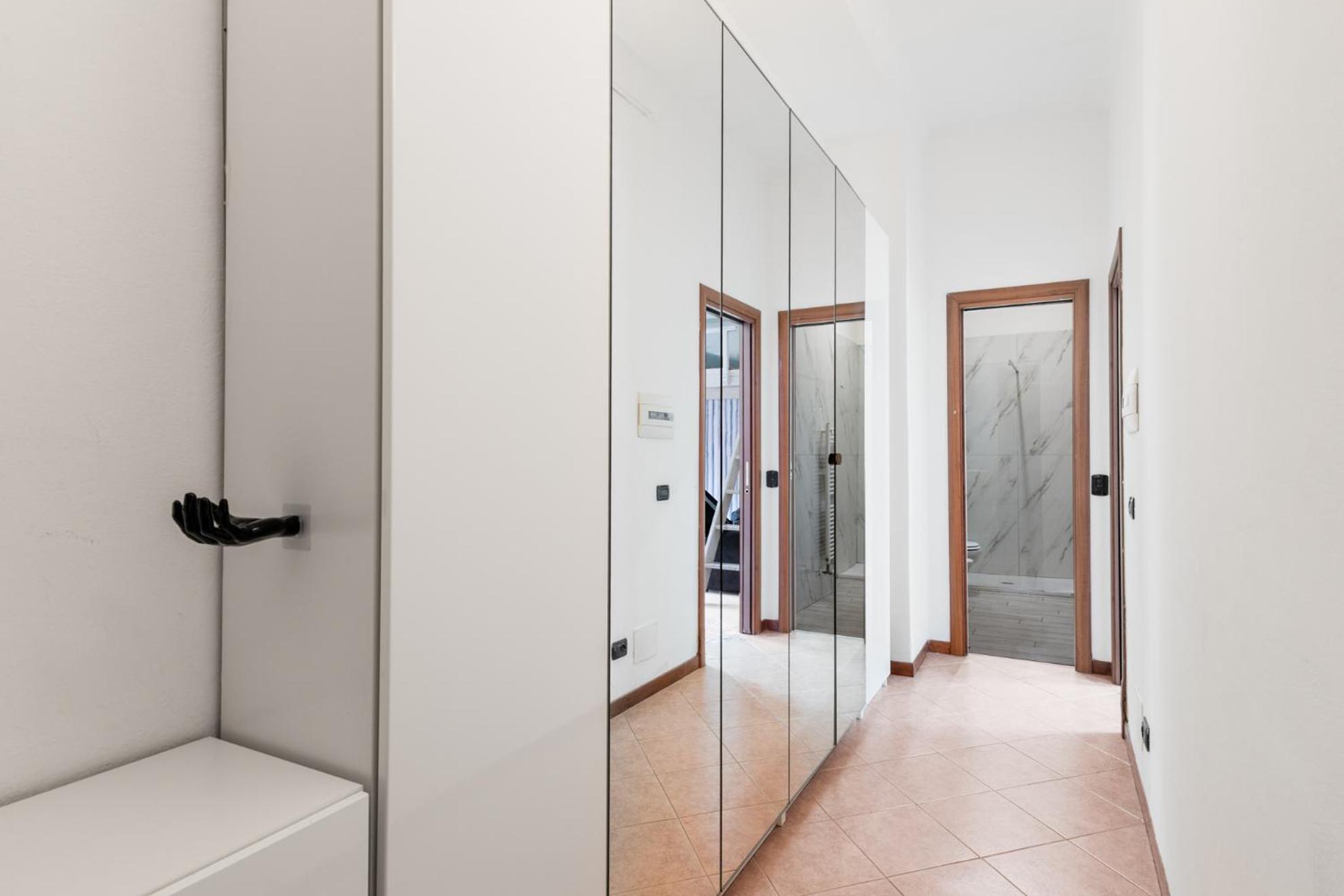Apartment Arco-cina Town, 4 Posti Letto Mailand